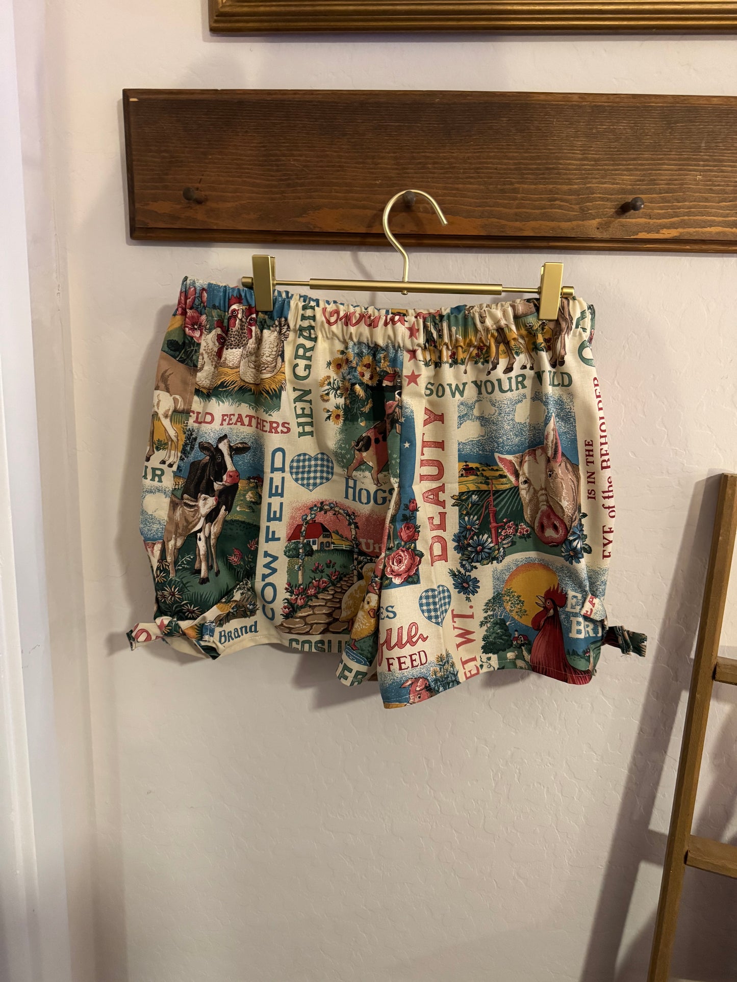 “Sow Your Wild Feathers” Farm Print Lounge Shorts (Size Large)
