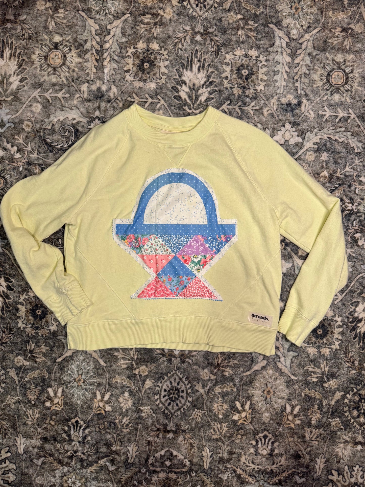 Patchwork Basket Quilt Sweatshirt- Size M