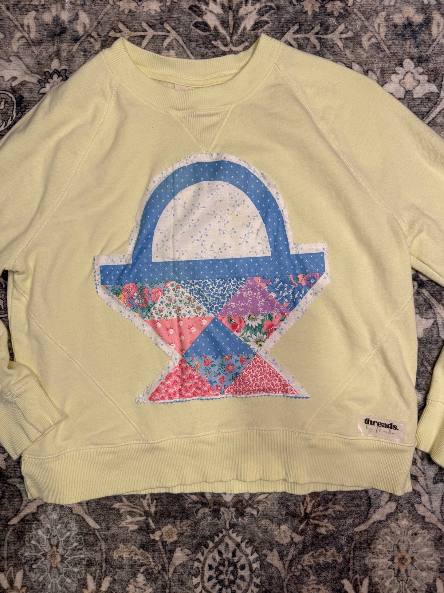 Patchwork Basket Quilt Sweatshirt- Size M