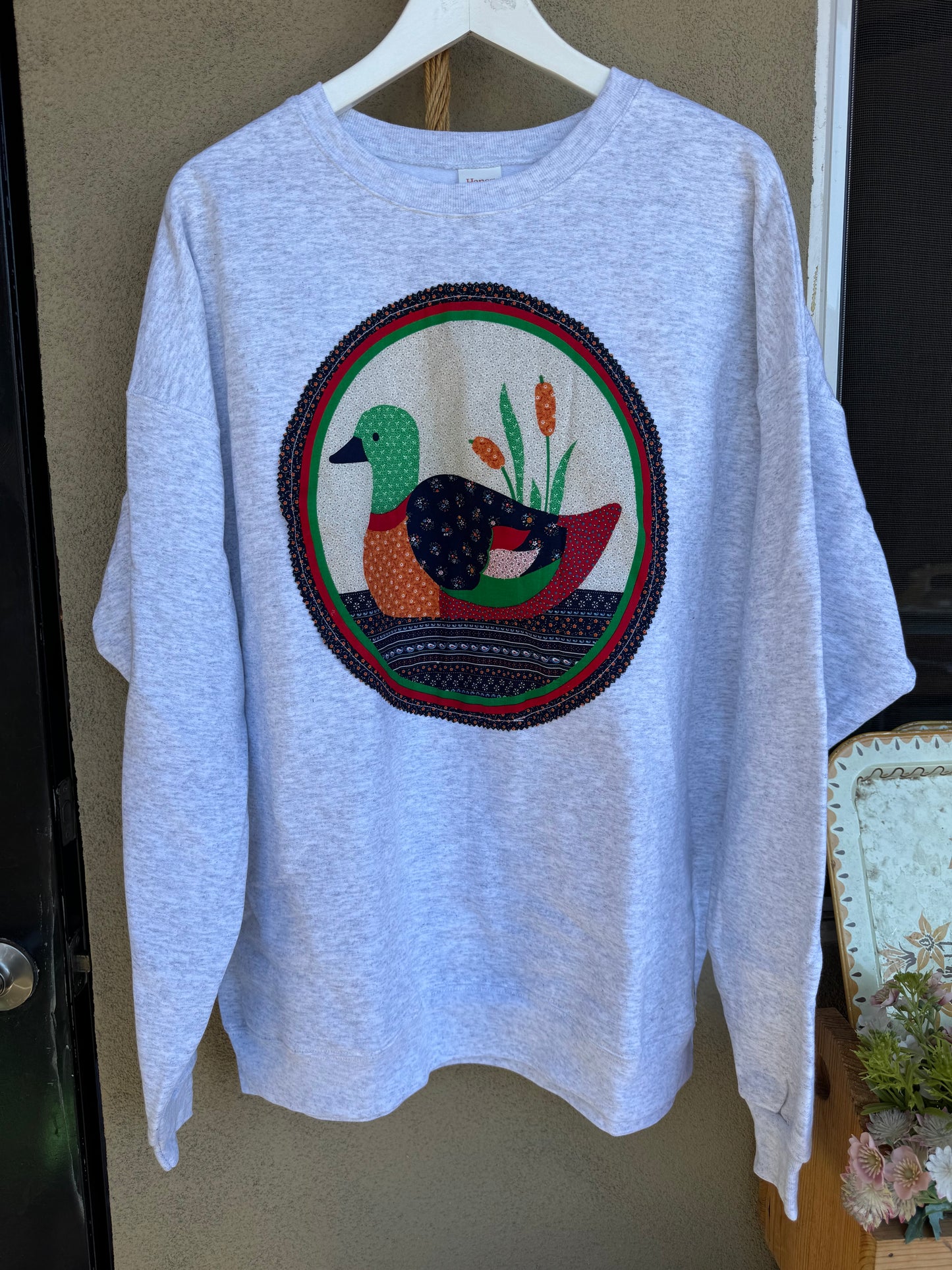 XL Vintage Duck Appliqué Sweatshirt