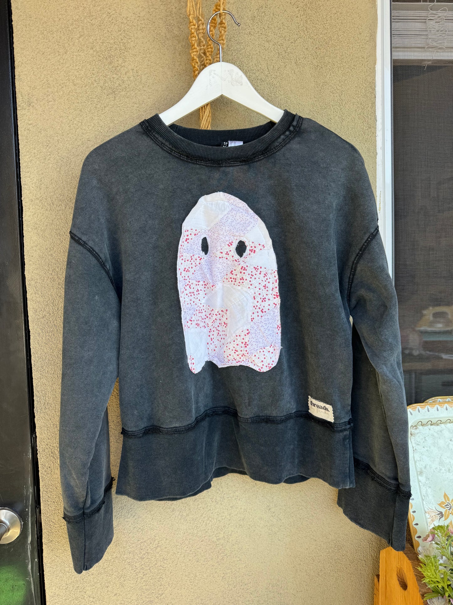 XS Vintage Quilt Ghost Sweatshirt