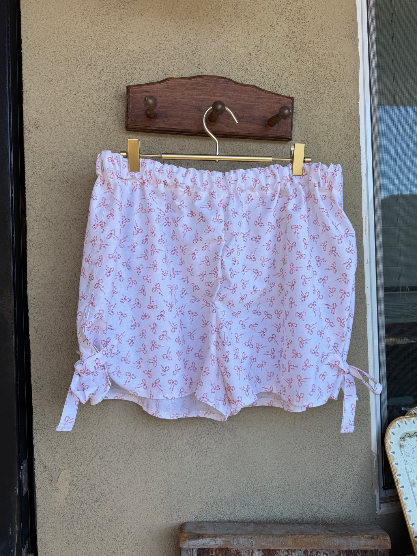Pink Bow Print Shorts – Size Large