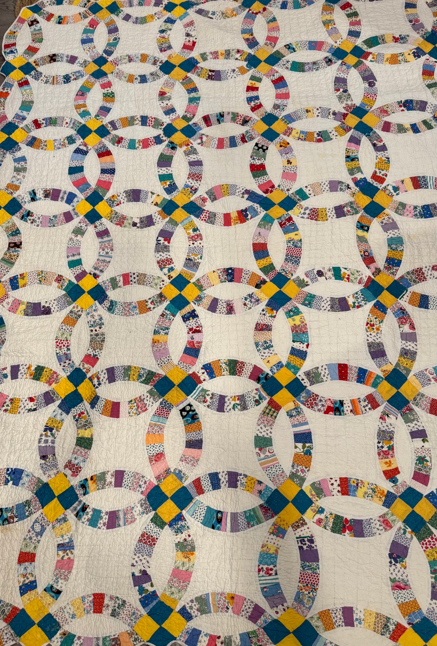 Vintage Handmade Wedding Ring Quilt